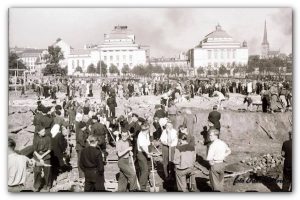 Площадь Красных Стрелков перед театром "Эстония"