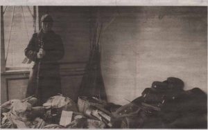 Оружие и элементы обмундирования эстонской армии, изъятые у участников восстания.