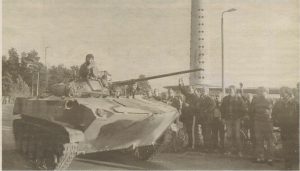 Площадка перед таллиннской телебашней в августе 1991 года.