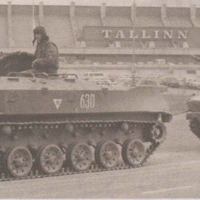 Колонна военной техники въезжает в Таллинн. 20 августа 1991 года, день.