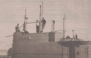 Капитанская рубка и матросы "Калева". Фото до 1940 года.