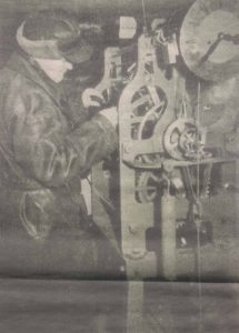 Пуск механизма ратушных часов. Фото из журнала "Pilt ja Sõna", 1957 год.