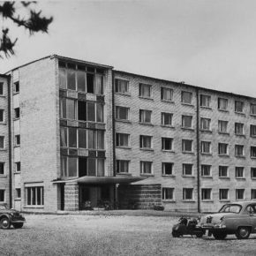 Общежитие на Акадеэмиа теэ, 7 – первый многоэтажный жилой дом Мустамяэ в начале шестидесятых годов.