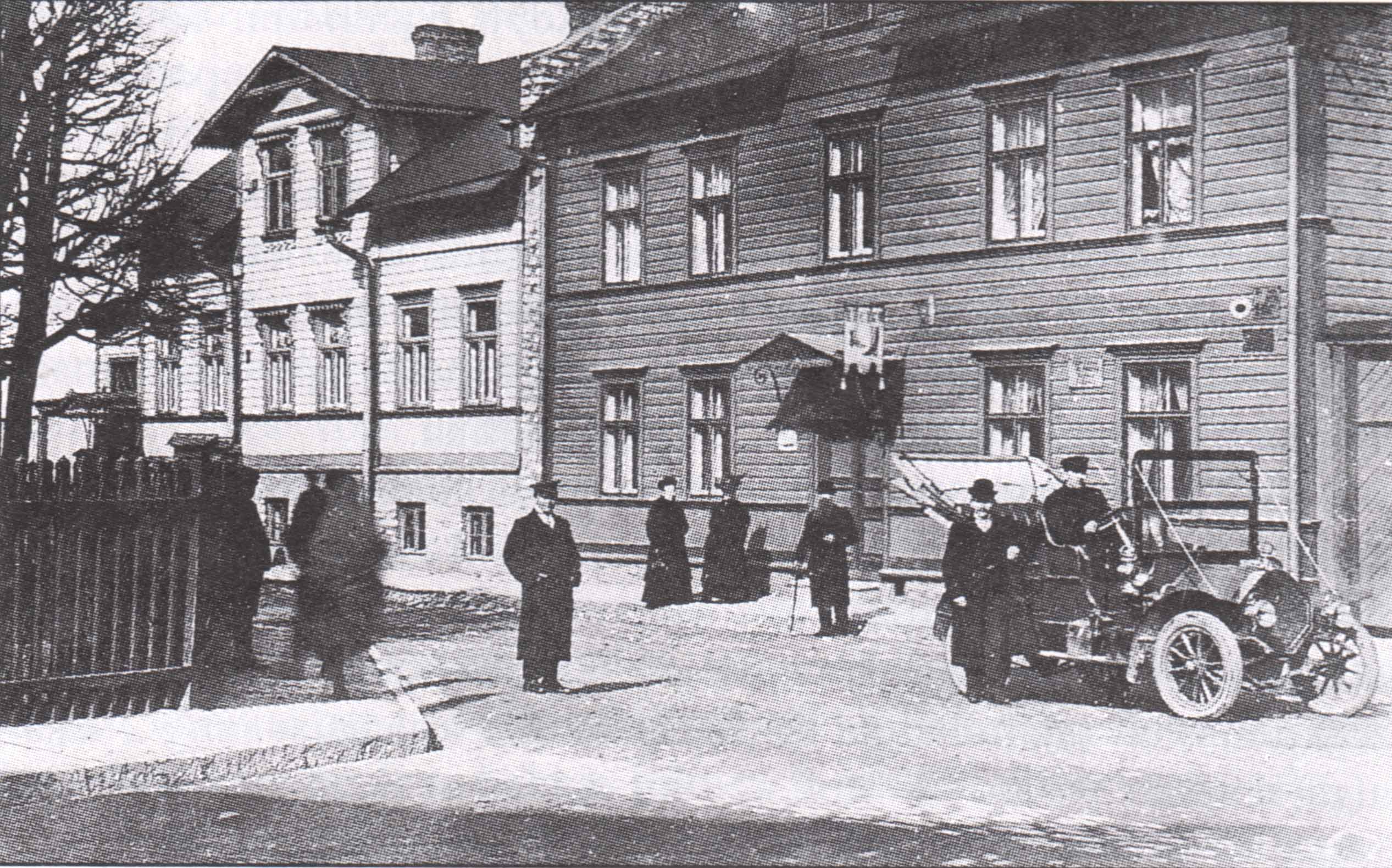 Торговля и сфера услуг в Каламая в начале XX века: магазины, столовые, аптека и фотографы