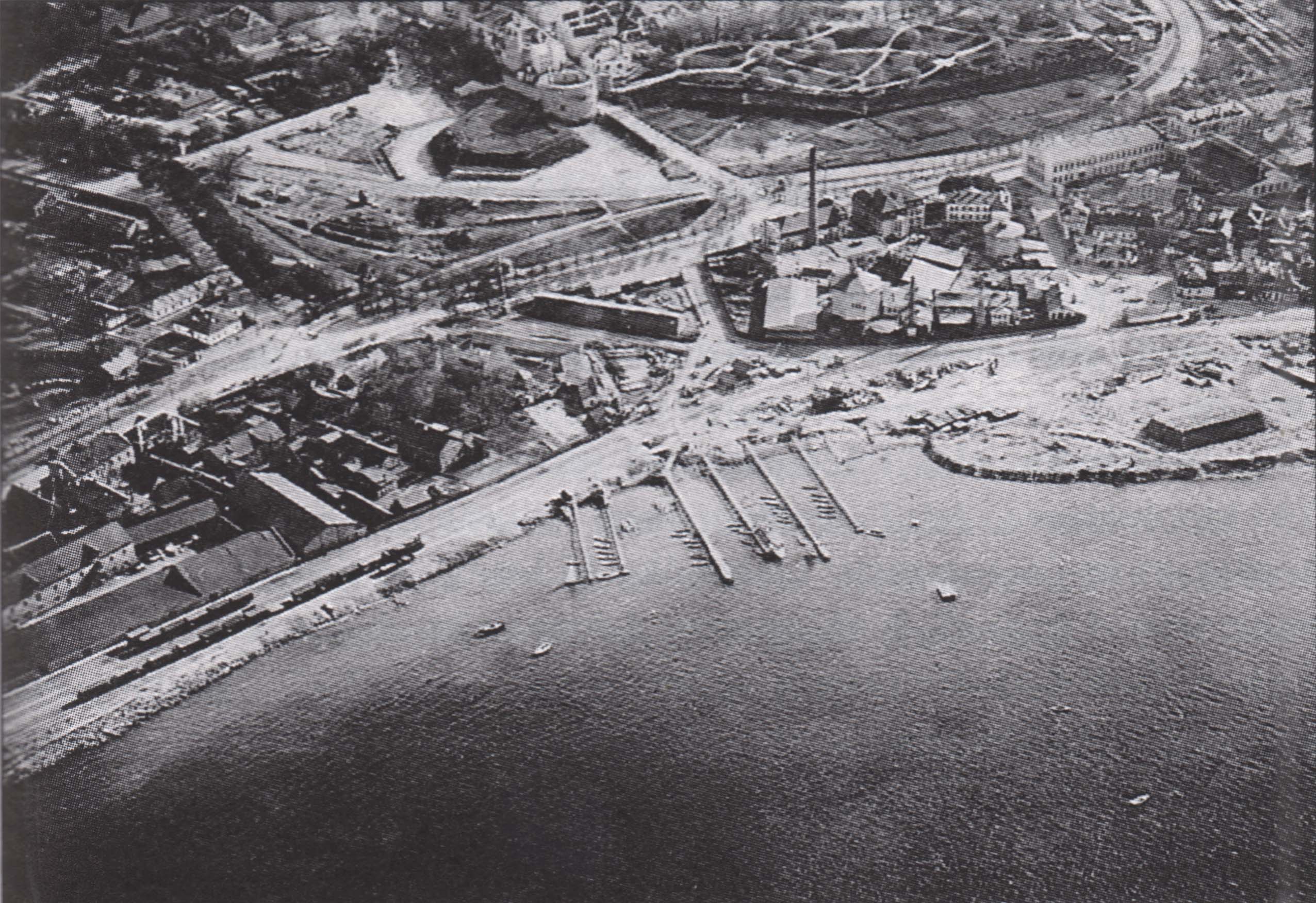 Каламая в 1920-е годы: восстановление после войны, экономика, полиция и повседневная жизнь